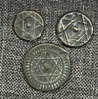 ΜΑΡΟΚΟ 3 παλιά κέρματα  διαφορετικών  αξιών με το Αστέρι του Σολομώντα 