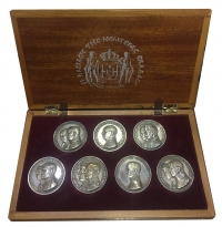 Κασετίνα με 7 Ασημένια Μετάλλια με τους Βασιλείς της Ελλάδος
