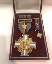 ΚΟΛΟΜΒΙΑ Set Medal-Miniature and Bar) Merit of Casamare 