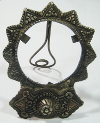 Silver-copper photo frame made out of buckle 