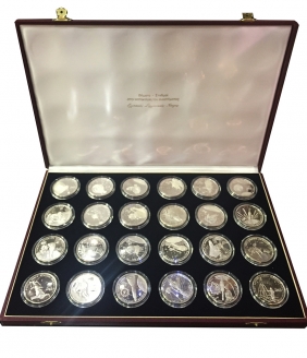 MARSHAL ISLANDS Collection with 24 Proof 50 Dollar coins for space