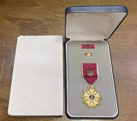USA Legion of Merit with ribbon bar and lapen pin Boxed