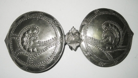 Silver-bronze buckle