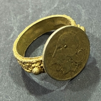 Επιχρυσωμένο παλιό δαχτυλίδι με νόμισμα του 1926 