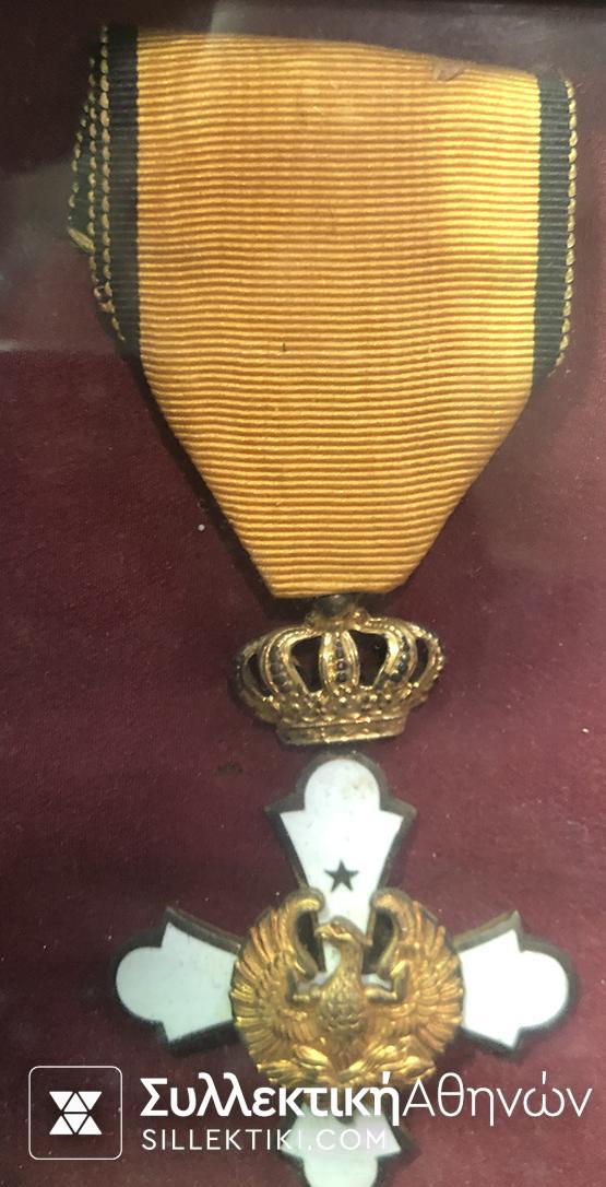 Ξίφος (προπολεμικό) μαζί με τα μετάλλια και μια απονομή Αριστείου Ανδρείας Ταγματάρχη