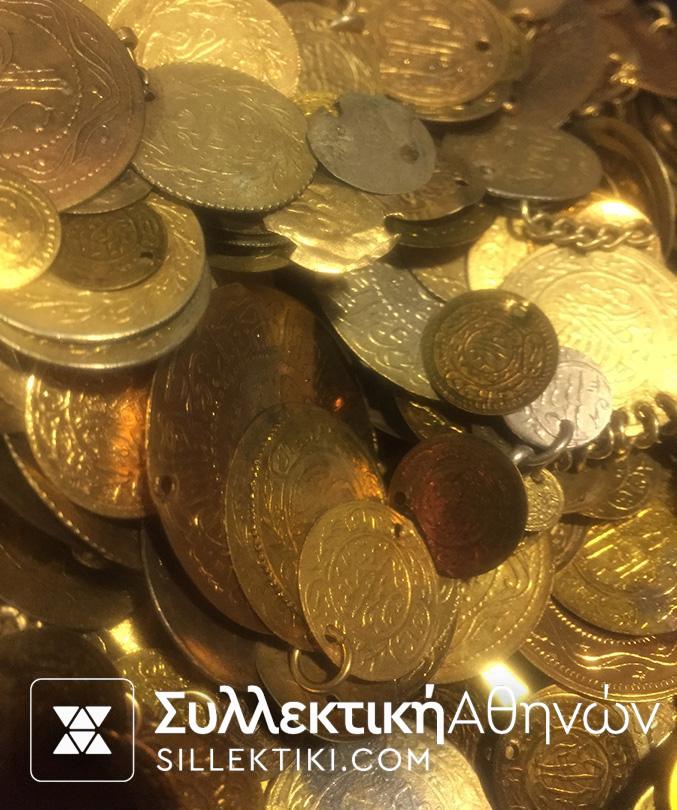 400 "Φλουριά" από παραδοσιακές στολές