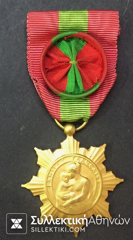 FRANCE Medal For Mother