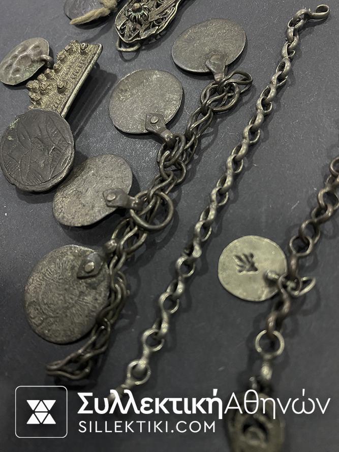 Lot Με διάφορα τμήματα παραδοσιακών Κοσμημάτων