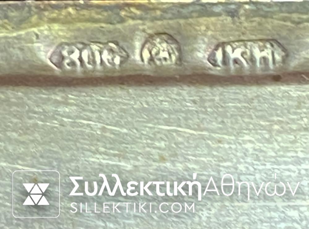 Snuffbox in excellent condition. Silver with enamels and designs.