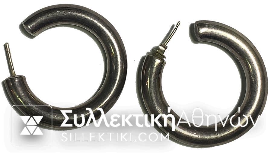 Beautiful lot with various silver jewelry in perfect and excellent condition.