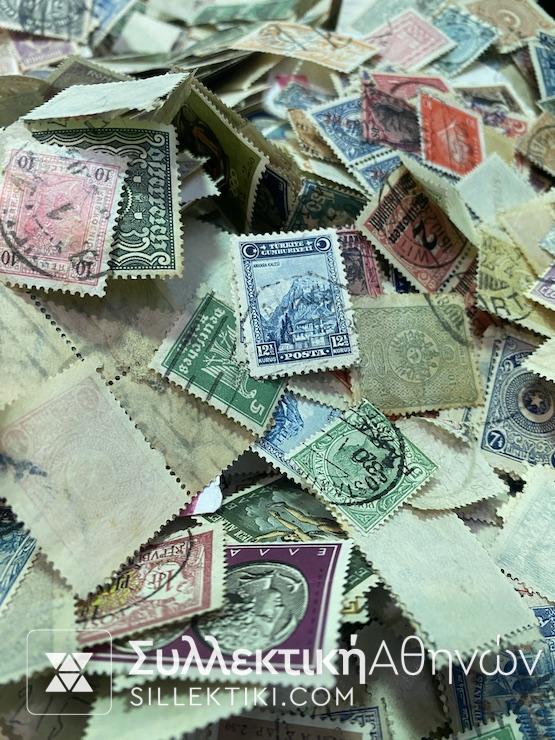 Λοτ με πολλές εκατοντάδες Ξένα γραμματόσημα
